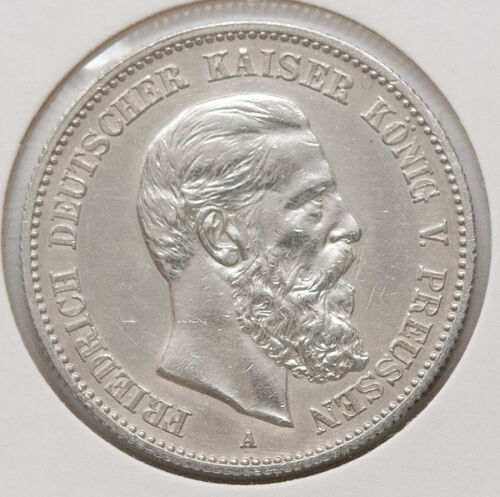 Die Rückseite zeigt den gekrönten Reichsadler des Deutschen Kaiserreichs mit dem preußischen Wappenschild auf der Brust. Die Umschrift lautet DEUTSCHES REICH 1888, gefolgt vom Nennwert ZWEI MARK. Die detaillierte Ausarbeitung der Schwingen und kaiserlichen Insignien zeugt von der hohen Prägequalität der Berliner Münze.