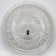 Historisches Tor des Fort Ricasoli, ornamentale Wellen und Sonnenstrahlen, Umschrift „100 SENA FILMS F’MALTA“, Jahreszahlen 1925–2025, Panda Privy Mark farbig rechts im Motivfeld, 1 oz Silber 999,9/1000, Eukalyptus-Zierelemente im Hintergrund.