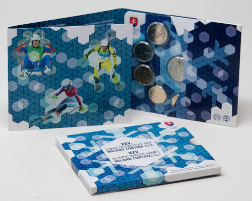 Die farbenfrohe Außenseite des Folders mit Motiven der Winter Olympiade 2026 Milano Cortina und dem Logo der slowakischen Münzstätte Kremnica.