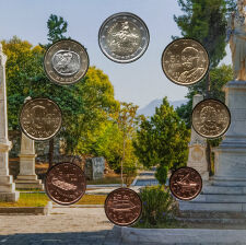 Innenansicht des griechischen Kursmünzensatzes 2026 mit den 8 eingelegten Euro-Kursmünzen in bankfrischer Brilliant Uncirculated Qualität.