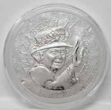 Ein symbolreiches Revers mit königlichen Motiven (wie der Rose oder der Krone) sowie den Lebensdaten 1926-2026 zu Ehren der Queen im höchsten Proof-Finish.