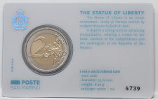 Die europäische Wertseite mit der Landkarte und dem Nennwert 2 EURO, perfekt gebettet im kunstvoll bedruckten offiziellen Blister.