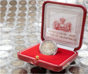 Vorderseite der Monaco 2 Euro 2026 Duche de Valentois Gedenkmünze in Polierter Platte mit dem detailliert ausgearbeiteten historischen Motiv.