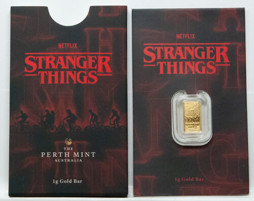 Vorderseite des Tuvalu 1 g Feingoldbarrens 2026 Stranger Things in der atmosphärischen Perth Mint Coincard.