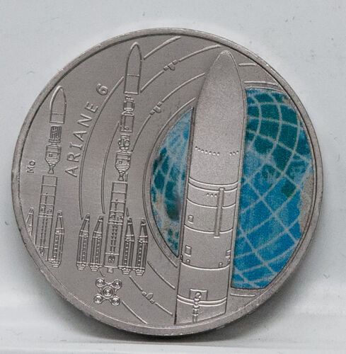 Vorderseite der Deutschland 5 Euro 2026 Gedenkmünze Ariane 6 (Prägestätte G) mit dem dynamischen Raketenstart.